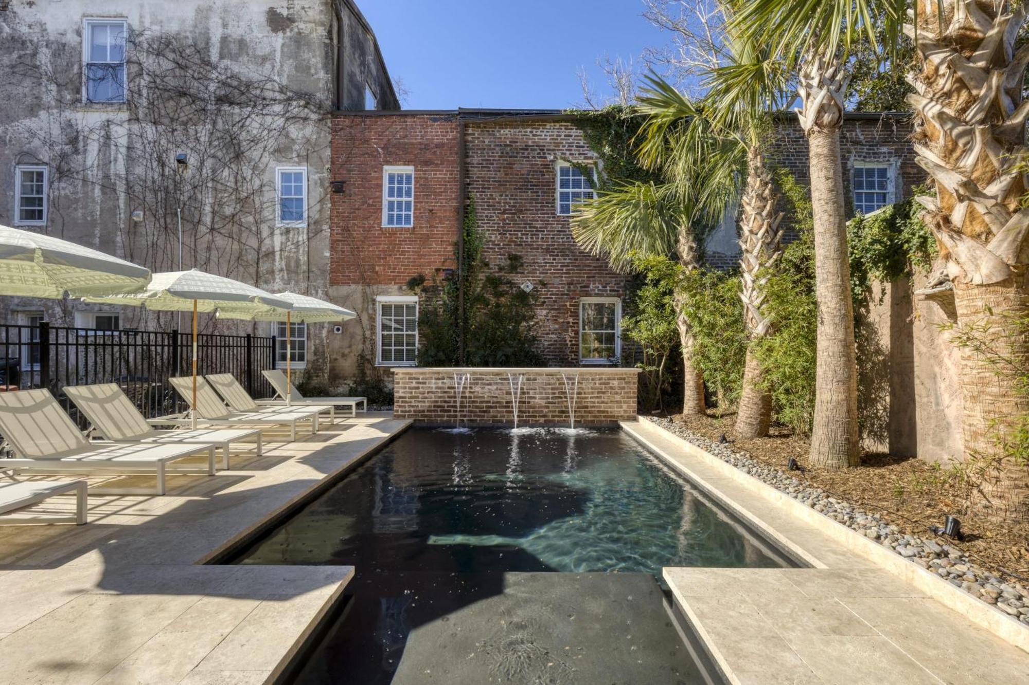 Historic B&B King Suite- Walk To King Charleston Exterior photo